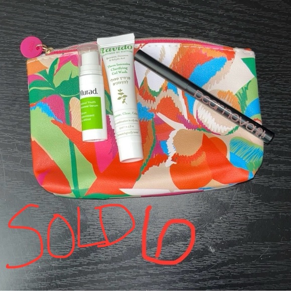 Ipsy bag with 3 makeup products - Picture 7 of 11